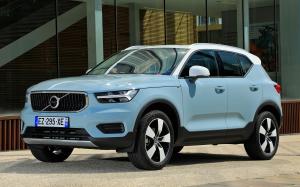 Volvo XC40 T3 Momentum 2018 года